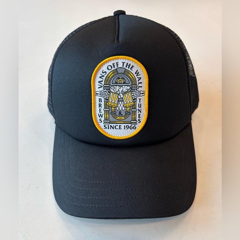 NEW Vans Classic Off The Wall Patch Trucker Hat - Black